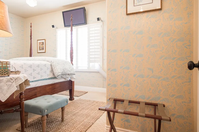Cozy Private Suite with Private Entrance - Image 1