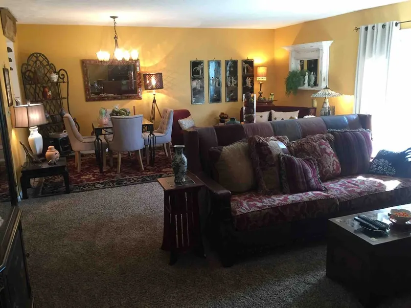 Immaculate, eclectic condo - Image 1