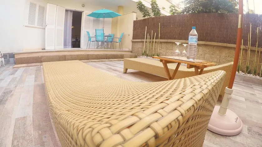 Unique apartment steps from the sea in Cala Bona - Image 1