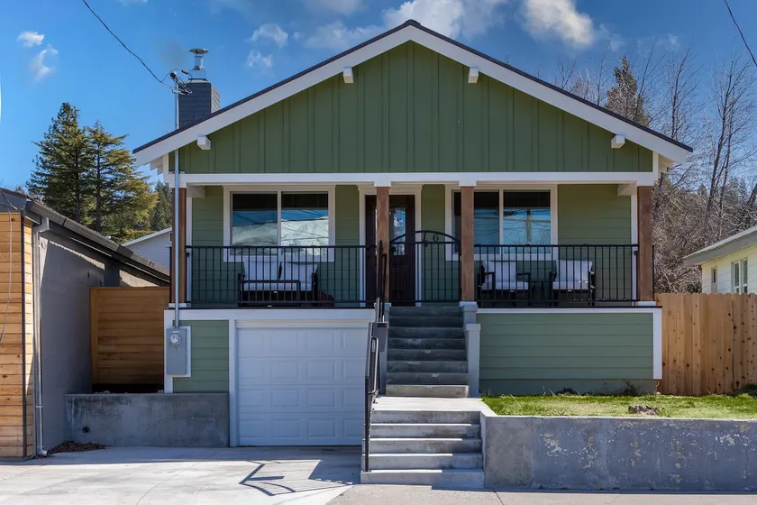 The Downtown Flat - Mount Shasta - Image 1