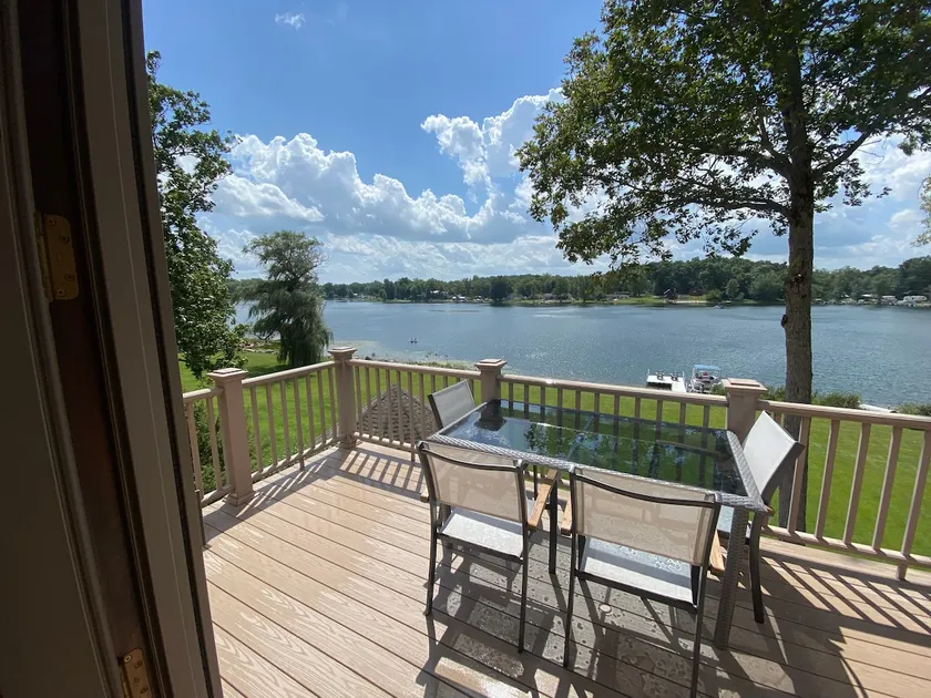 Lake View - Image 1