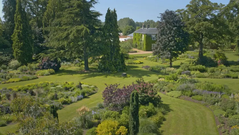 Stunning large Norfolk Manor with garden sleeps 21 - Image 1