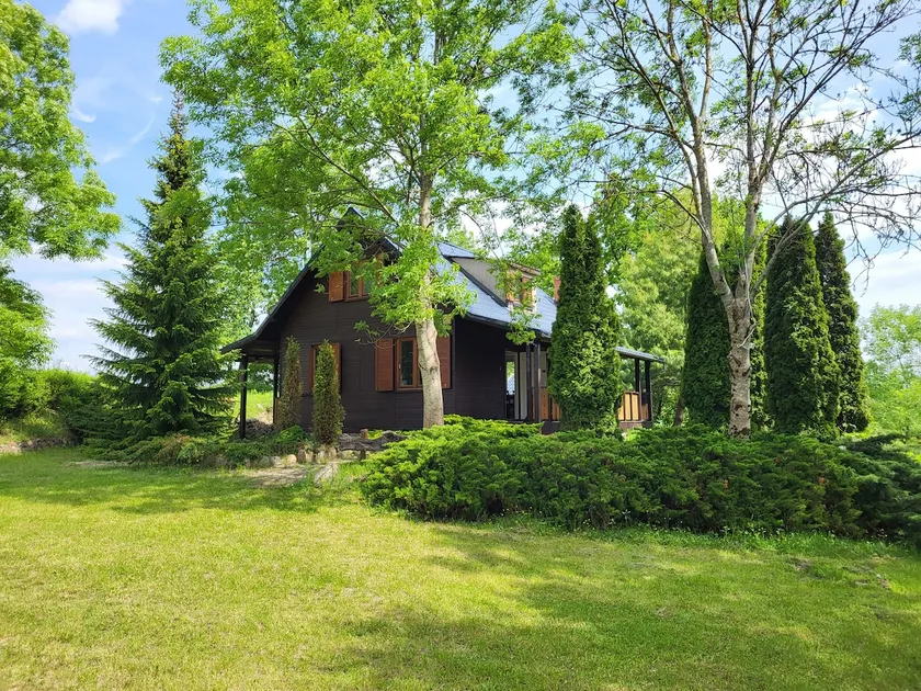 Cheerful 4-bedroom cottage with a indoor fireplace - Image 1