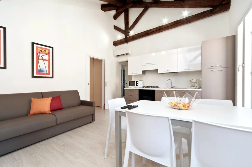 Brand new two-year penthouse in Venice - Image 1