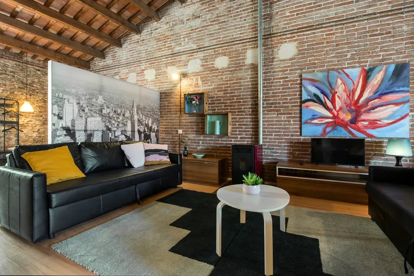 Brick-loft: Exact 4 min walk from train & beach - Image 1