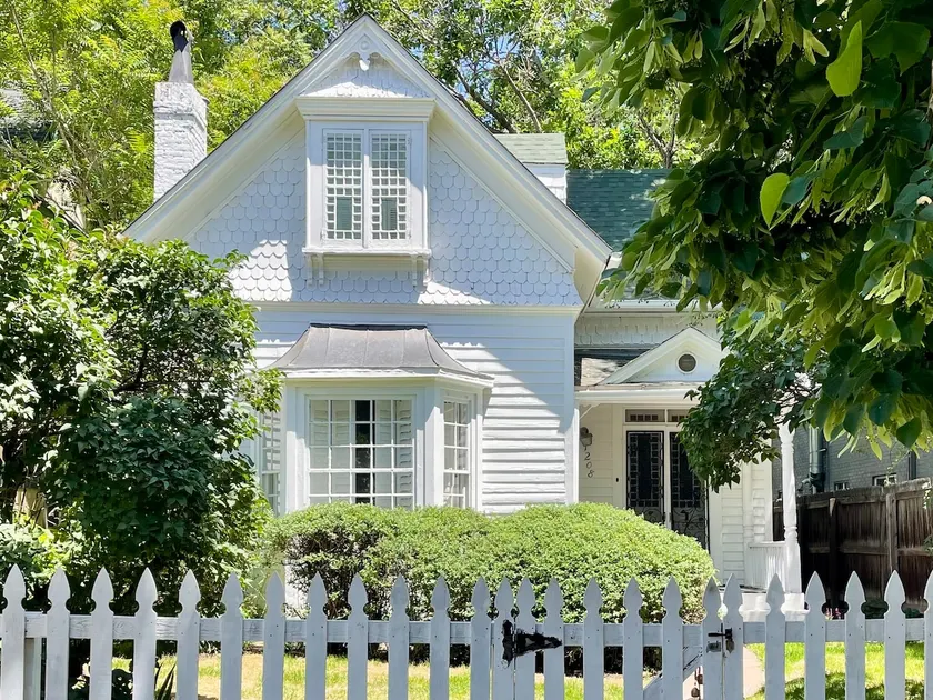 \"The Cottage\" Downtown Denver - Image 1