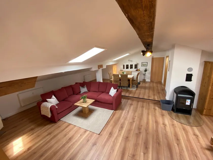 Heuberg vacation rental: bright attic apartment in the Inn Valley near Lake Chiemsee - Image 1