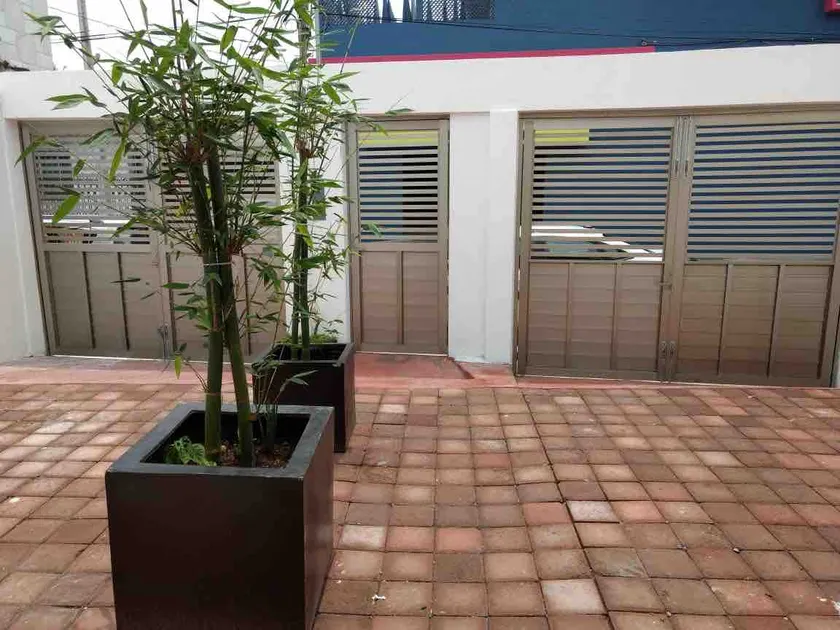 Studio apartment with garage hello 1 - Image 1