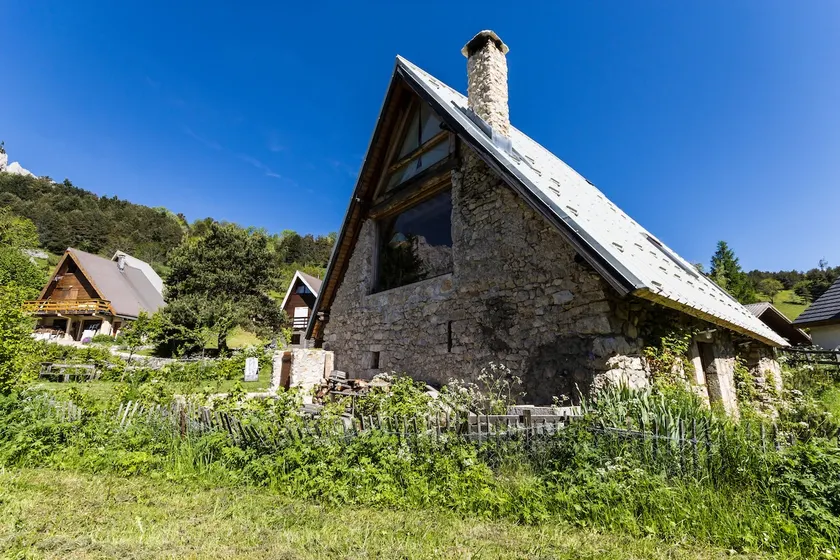 Charming sheepfold - Image 1