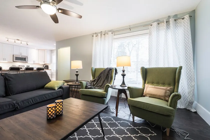 Remodeled Clev hts home- mstr bed/bath on 1st floo - Image 1