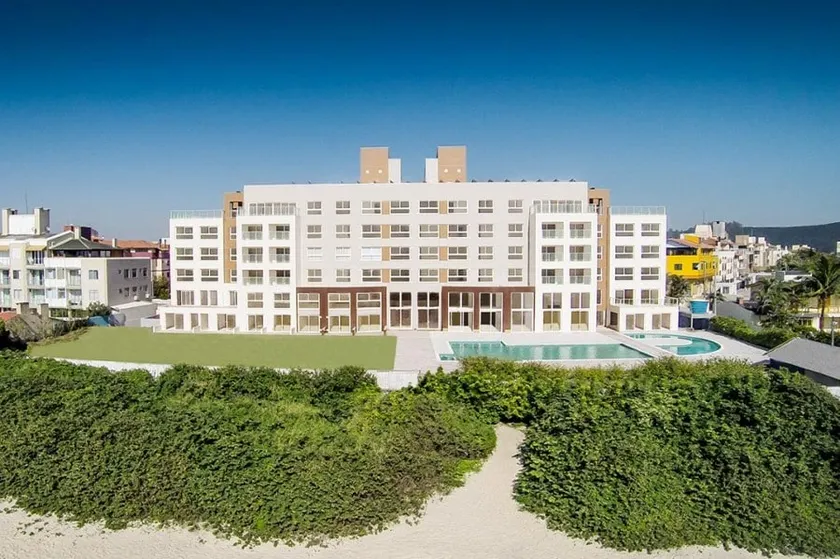 STEPS AWAY FROM THE SAND! - Image 1