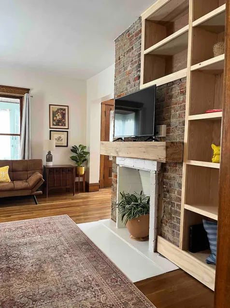Quaint Pet Friendly 2 Bed Apt Downtown Meadville - Image 1