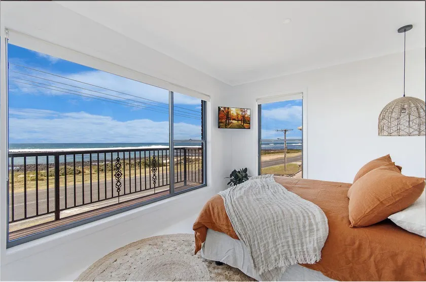 10 OCEAN DRIVE - Port Fairy, VIC - Image 1
