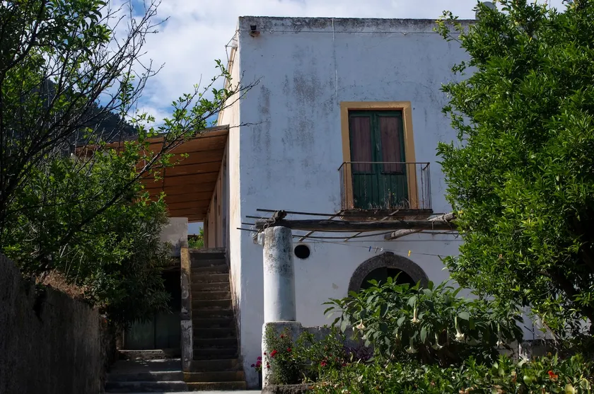 Rustic Aeolian house in the Piazza di Malfa - Image 1