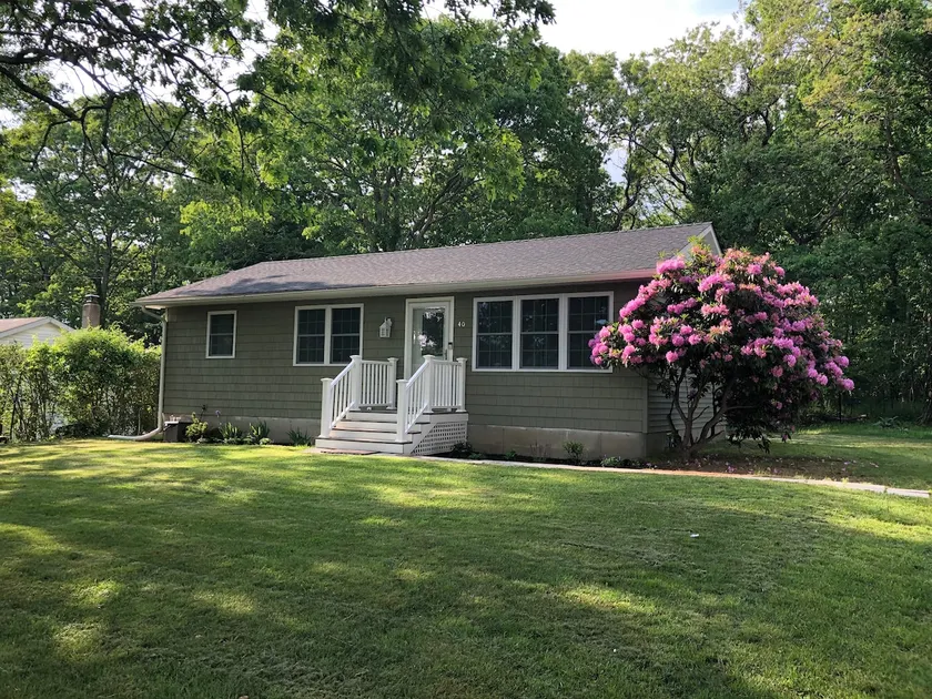 Charming-N-Cozy East Hampton - Image 1