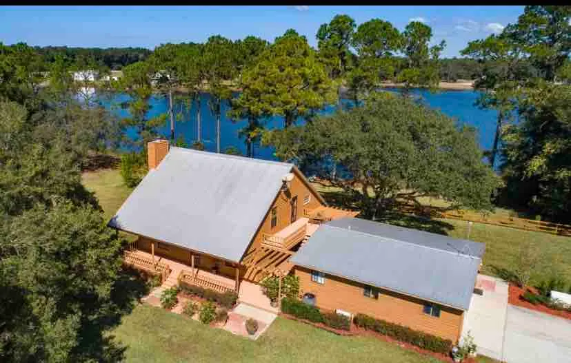Serene Lakefront Retreat-Firepit, game room, kayak - Image 1