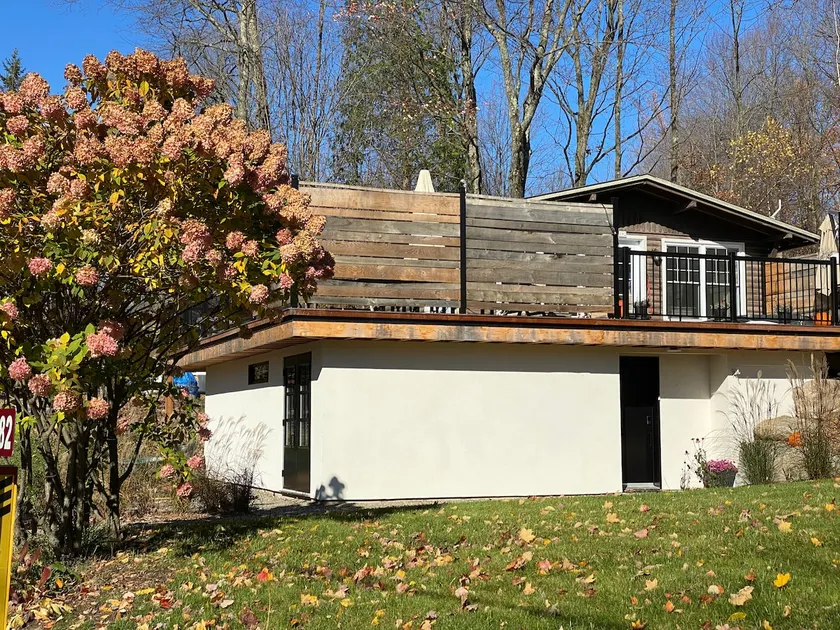 Garden Spa Terrasse Cozy Cottage near Lake Dunham - Image 1