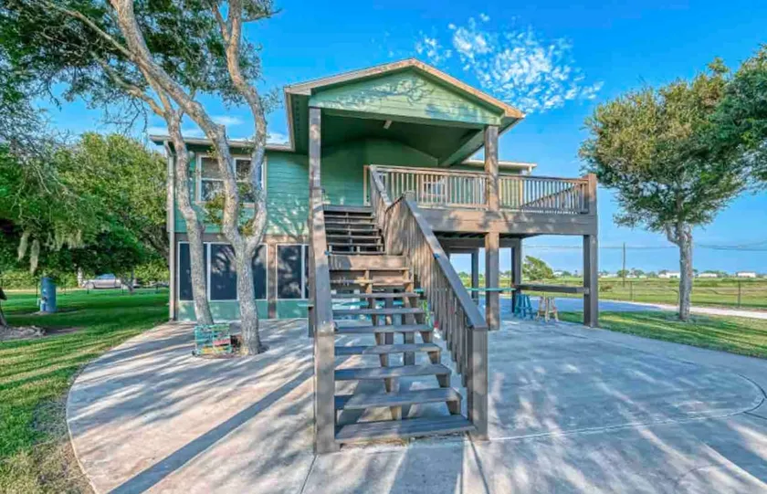 Home Away From Home w/ boat lift, Sargent on Creek - Image 1