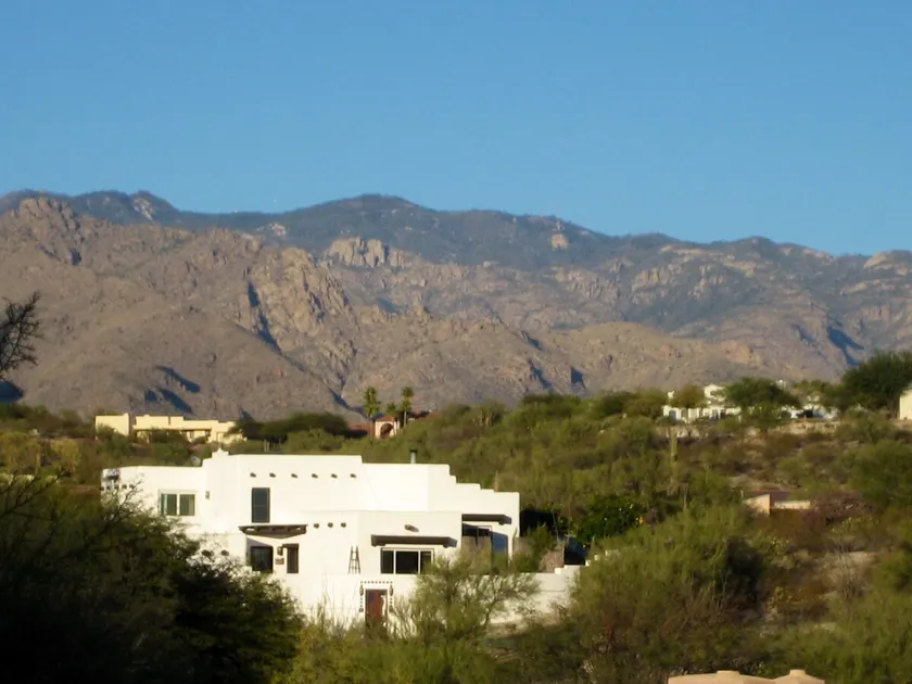Pueblo style in foothills-Hot tub and Pool - Image 1