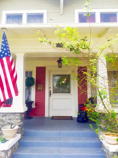Full Apartment 2Bedrms 1Bath 1,050Sqft Prvt Prkng - Image 1