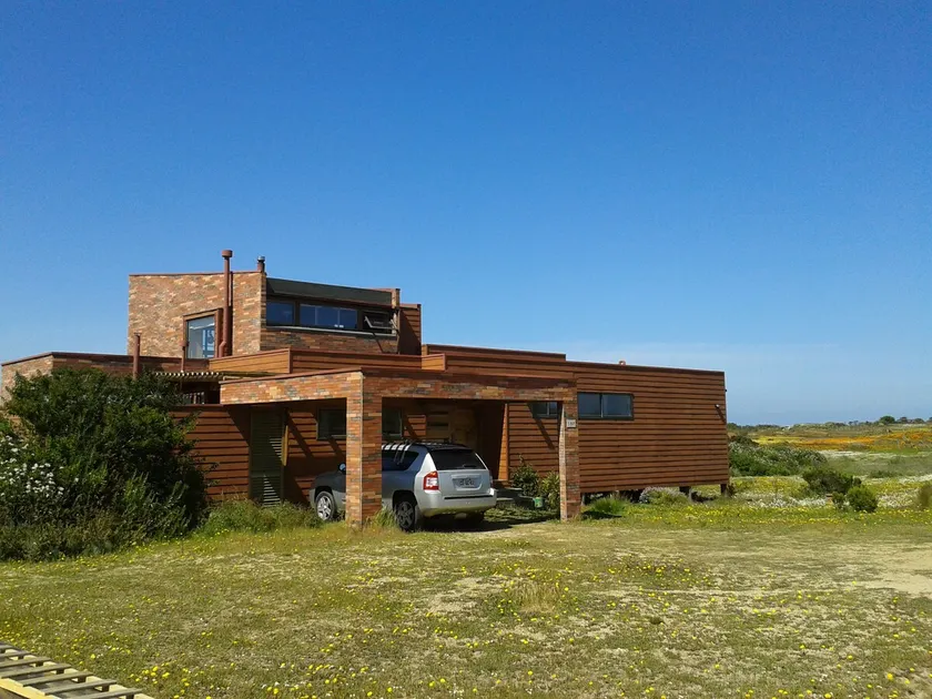Eco-friendly beach house - Image 1