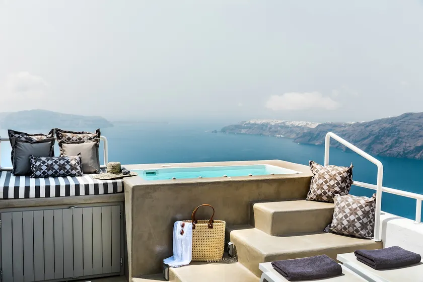 The 360° Caldera view house by Caldera Houses - Image 1