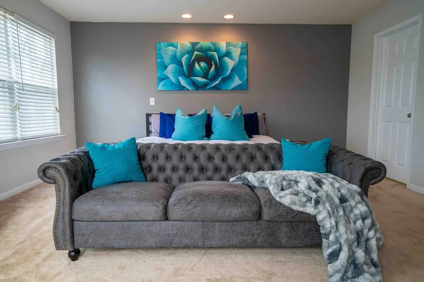 LARGE Updated Townhome Minutes to Downtown Raleigh - Image 1
