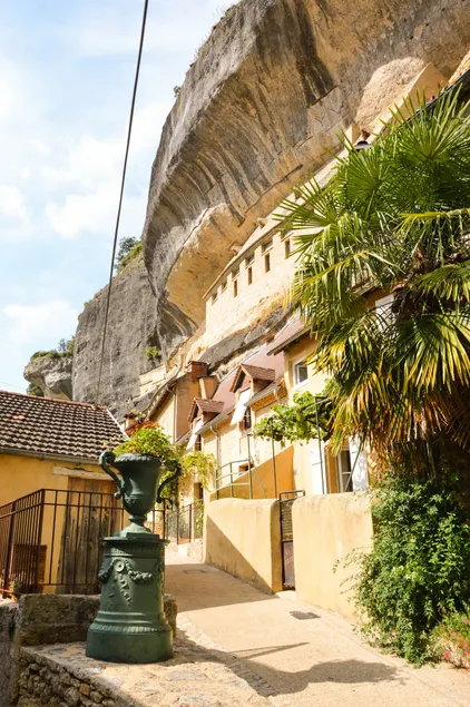 La Lézardière Maison troglodyte aux Eyzies Périgord - Image 1