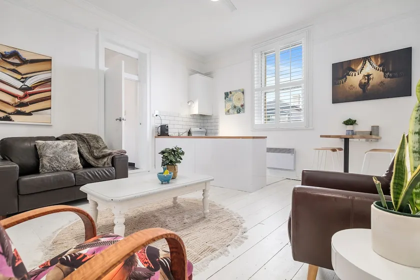 Urban Vibes at Grappa Court North Hobart - Image 1