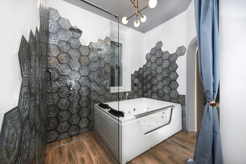 Luxury Jacuzzi • Nemanja Monument• Parking €12/day - Image 1
