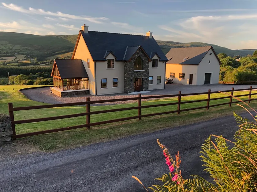 Barnagowlane House - Image 1