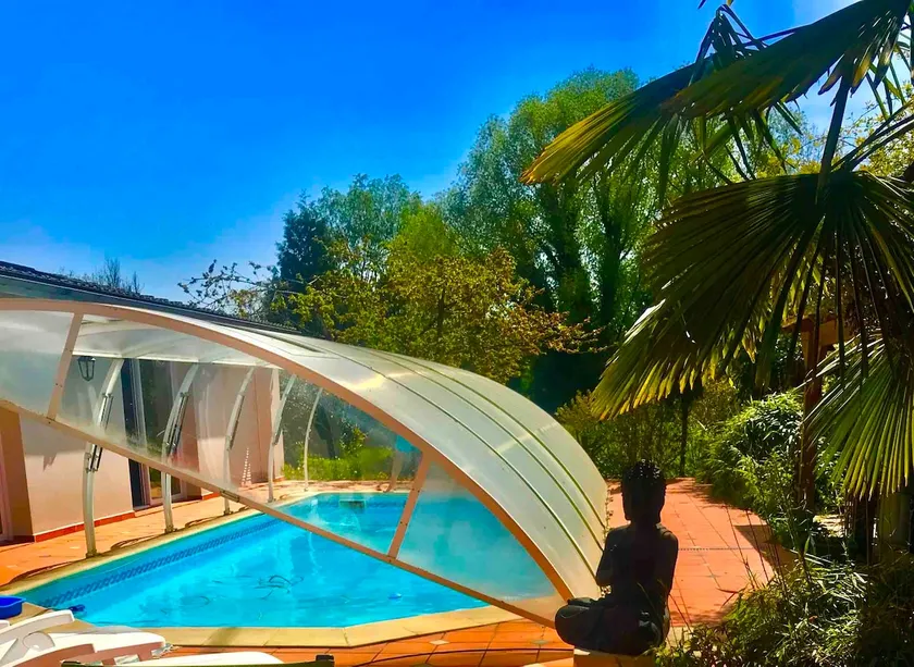 Lilly Bubbles: 12-person house with pool - Image 1