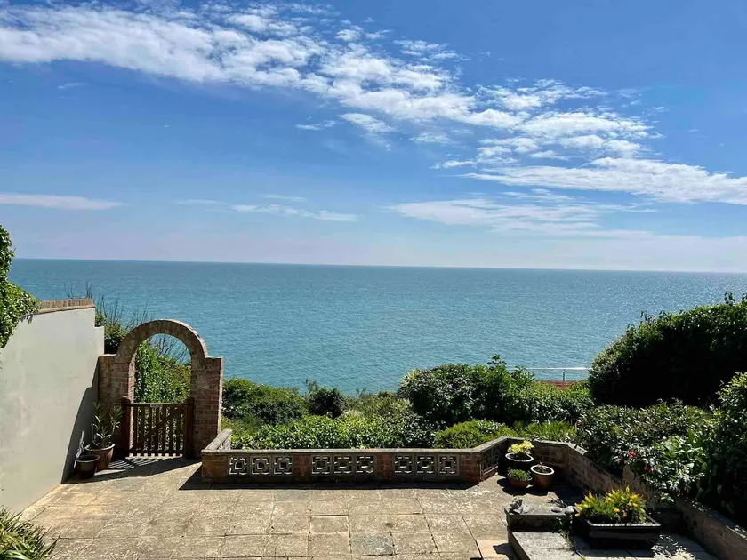 Sea Spray 3 Bed Sea View Retro Cottage Sandgate - Image 1