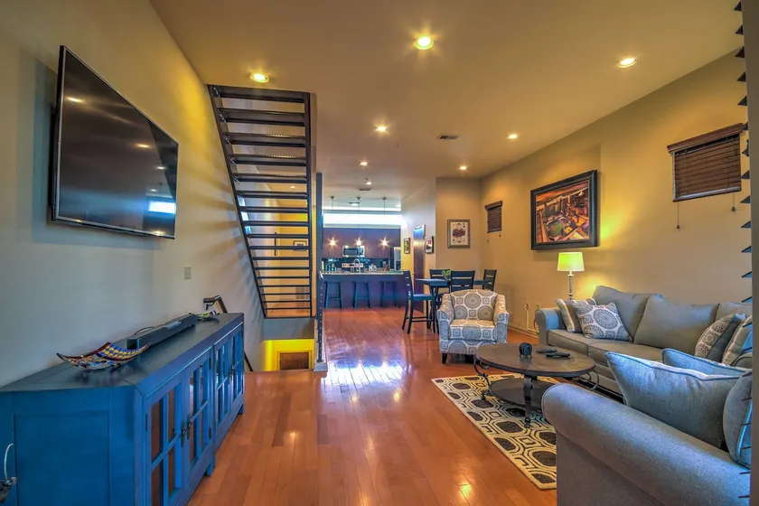 2br / 2.5ba Townhome w/ A Personal 2 Car Garage - Image 1