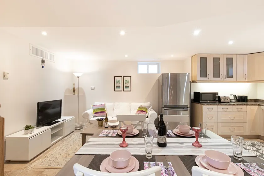 The Artist House in Downtown Richmond Hill [2bdrm|1 bath] - Image 1