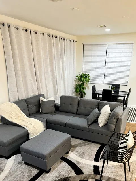 Posh 2BR! 30 Min to NYC! 25 to MetLife/America Dre - Image 1