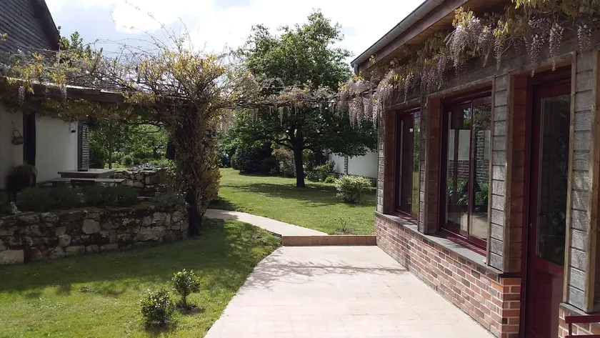 At Maryse and Philippe's. - Image 1