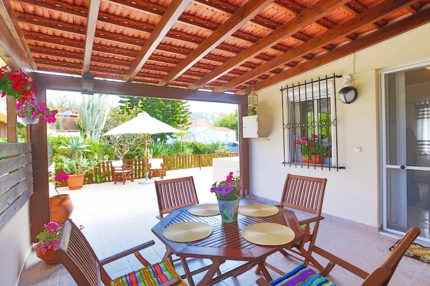 Ideal family house with big yard in Ialysos, Rhodes - Image 1