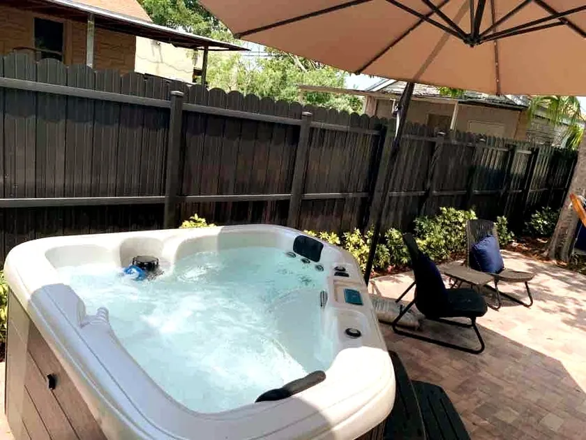 “Tropical Blue Studio | Private Jacuzzi & Patio” - Image 1
