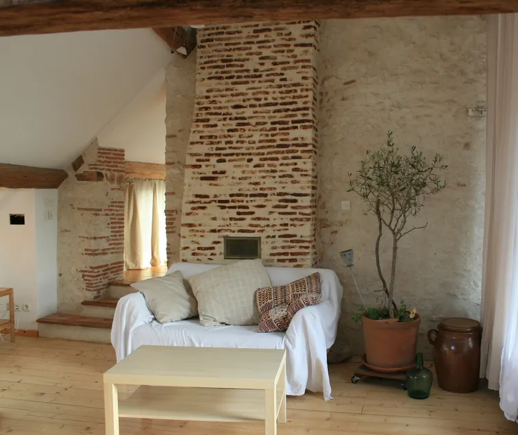 Independent loft in an old house - Image 1
