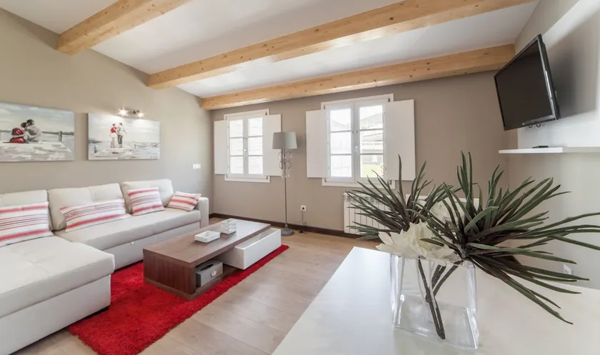 Apt P3- 4 min from the cathedral-terrace-garden-4 pax - Image 1
