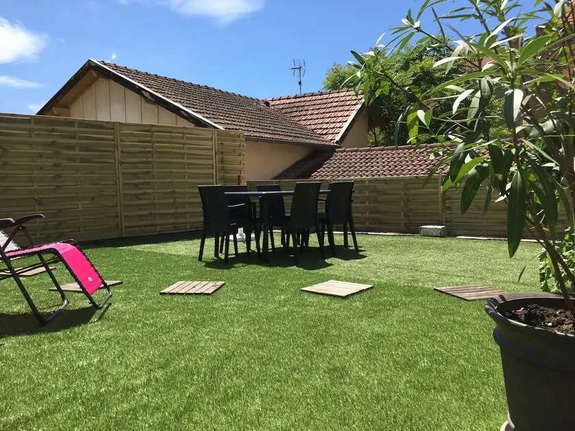 Townhouse with terrace for up to 9 guests - Image 1