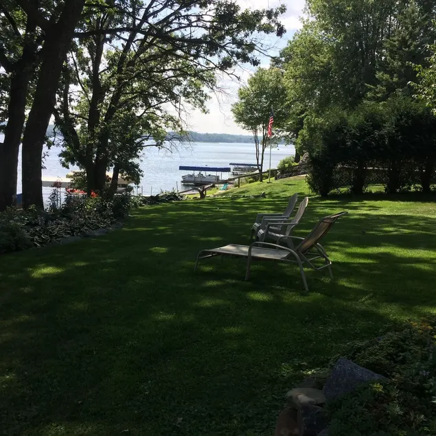 The Beahive Resort. Unit #1 Lakefront on lake Alex - Image 1