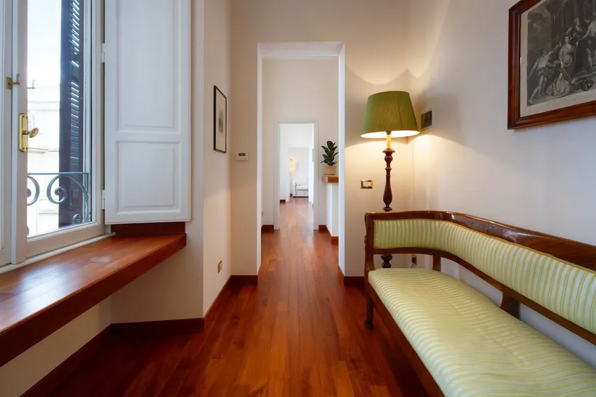 LUXURY SUITES AND APARTMENTS C WITH BALCONY - Image 1