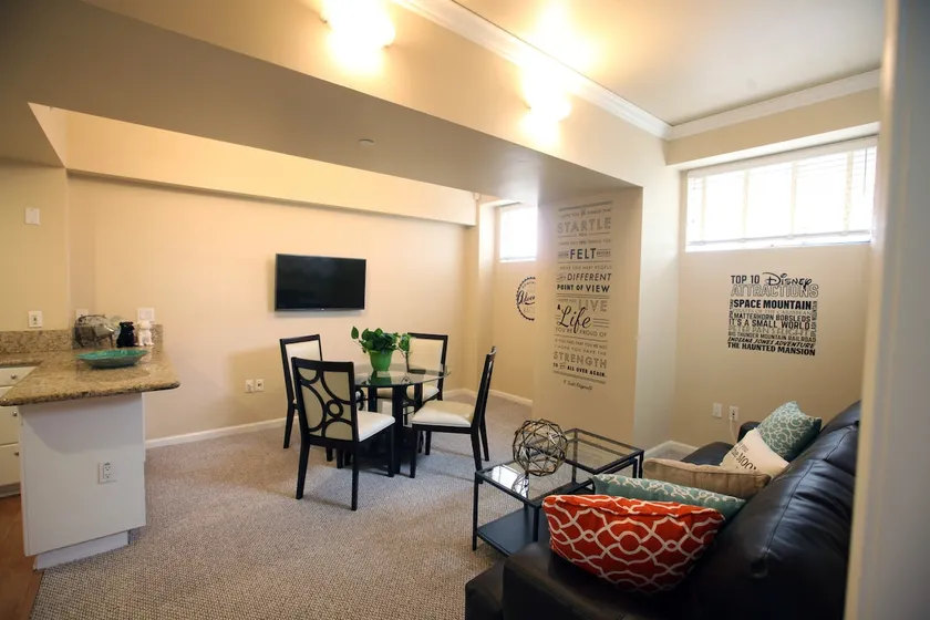 1 BD Downtown Anaheim near Disney - Image 1