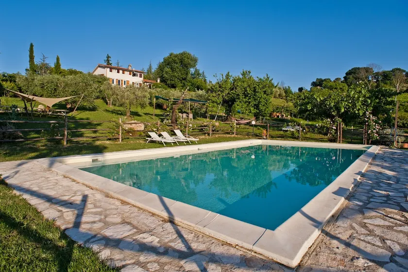 Infinity pool stunnig view near Rome Surya - Image 1