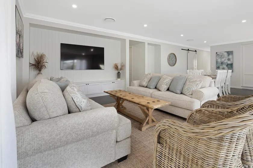Four bedroom Hampton style home - Image 1