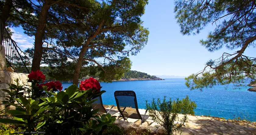 Beach Front Villa, Garden, Quiet Bay, Boat Mooring - Image 1