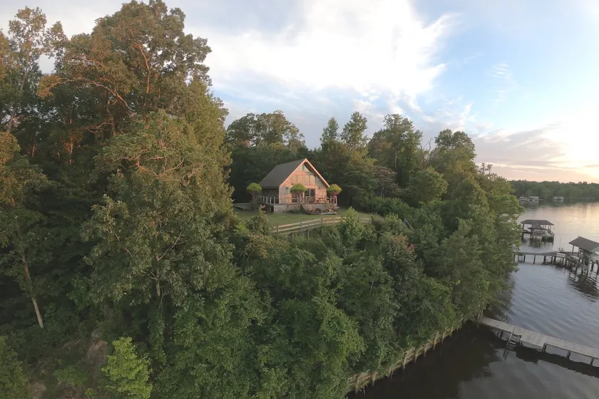 Hutch's Bluff - Waterfront near Williamsburg - Image 1