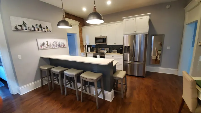 [Newly Renovated] 1st floor, 1-Bedroom Apartment w/ Marcum Park View - Image 1